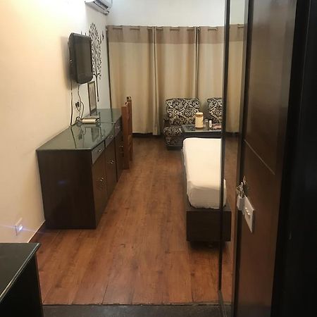 Hotel Amar Chandīgarh エクステリア 写真