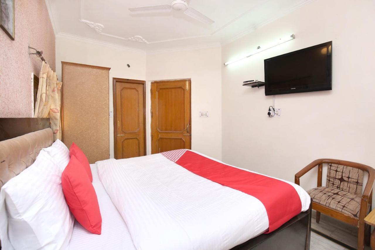 Hotel Amar Chandīgarh エクステリア 写真