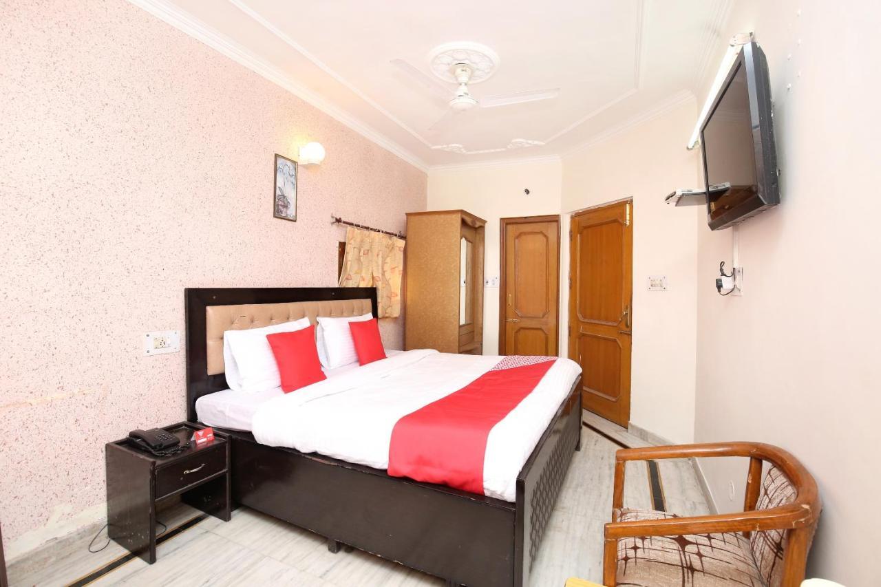 Hotel Amar Chandīgarh エクステリア 写真